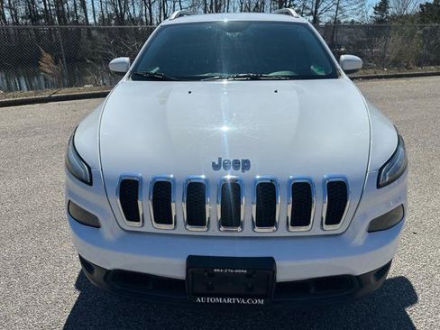 Used 2018 Jeep Cherokee Latitude Plus image 32