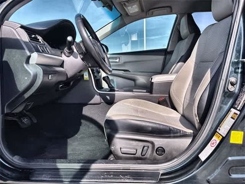Used 2016 Toyota Camry SE image 18
