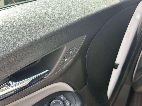 Used 2022 Chevrolet Equinox LS AWD/4WD image 17