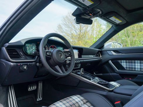 Used 2025 Porsche 911 Turbo image 4