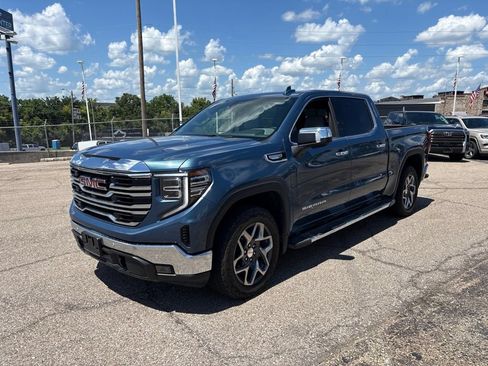 Used 2024 GMC Sierra 1500 SLT AWD/4WD image 3