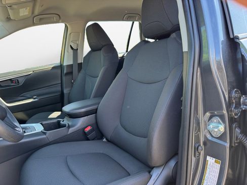 Certified 2025 Toyota RAV4 LE image 9