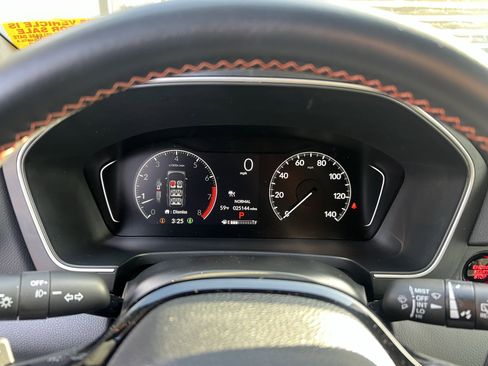 Used 2025 Honda Pilot Sport image 21