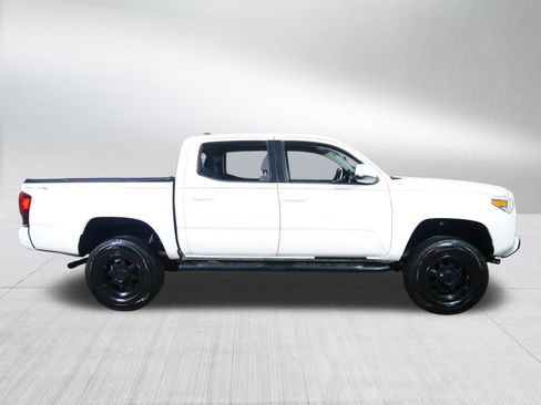 Used 2019 Toyota Tacoma SR w/ SR Convenience Package image 8