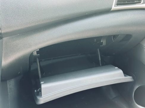 Used 2019 Nissan Sentra SV FWD image 18