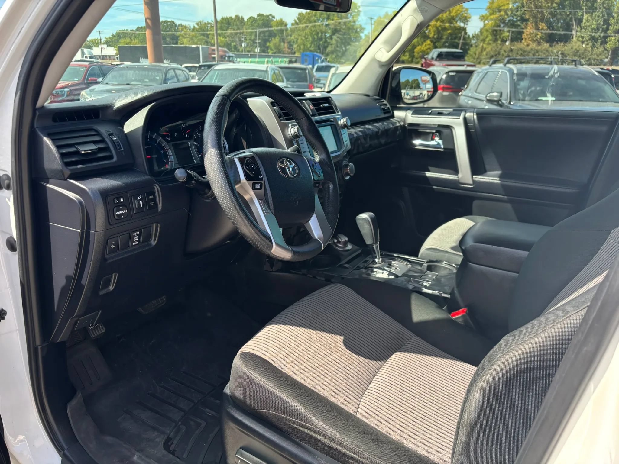 Used 2019 Toyota 4Runner SR5 AWD/4WD image 12
