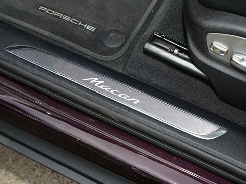 Certified 2026 Porsche Macan AWD/4WD image 20