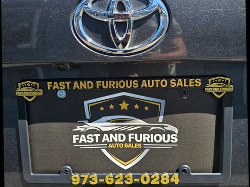 Used 2021 Toyota RAV4 LE AWD/4WD image 26