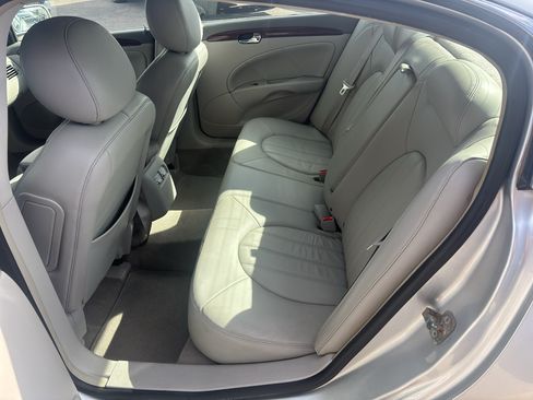 Used 2009 Buick Lucerne CXL FWD image 11
