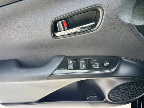 Used 2016 Toyota Prius Two image 15