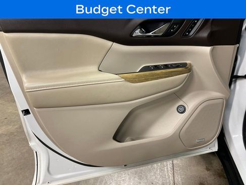 Used 2018 GMC Acadia Denali image 15