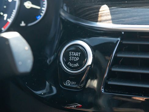 Used 2018 BMW 530i xDrive w/ Premium Package image 34