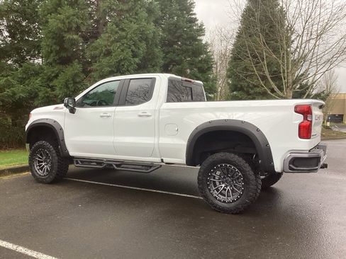 Used 2023 Chevrolet Silverado 1500 LT image 10