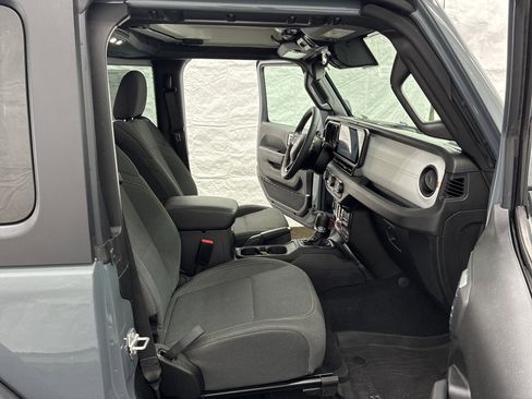 Certified 2025 Jeep Wrangler Sport AWD/4WD image 12