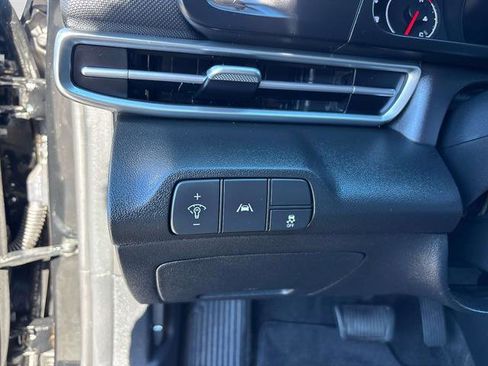 Used 2023 Hyundai Elantra SEL image 7