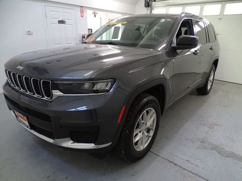 Used 2023 Jeep Grand Cherokee L Laredo AWD/4WD image 16