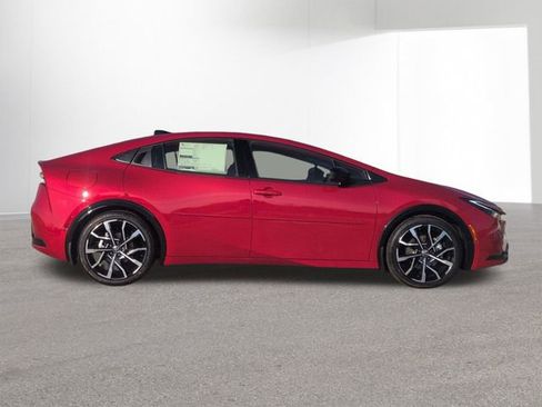 New 2026 Toyota Prius Plug-In Hybrid image 4