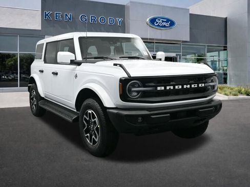 New 2026 Ford Bronco Outer Banks image 1