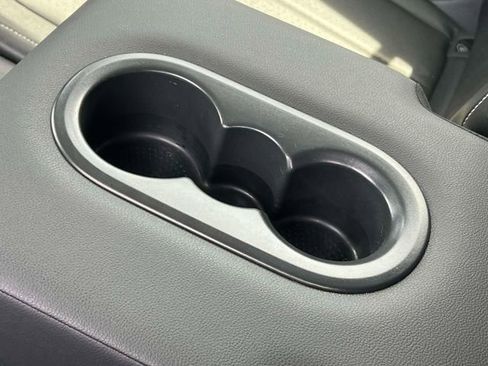 Used 2024 Volkswagen Tiguan SE image 23