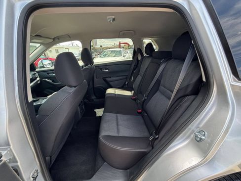 Used 2025 Nissan Rogue SV FWD image 28