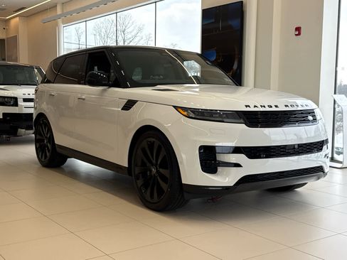 New 2025 Land Rover Range Rover Sport SE image 1