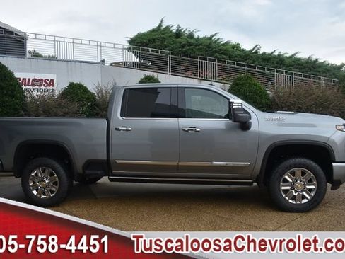 New 2026 Chevrolet Silverado 2500 High Country w/ High Country Premium Package AWD/4WD image 11