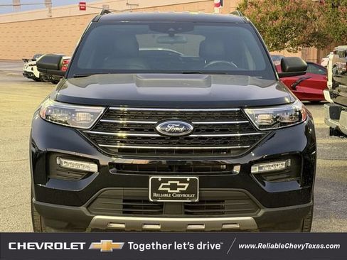 Used 2020 Ford Explorer XLT w/ Equipment Group 202A RWD image 8