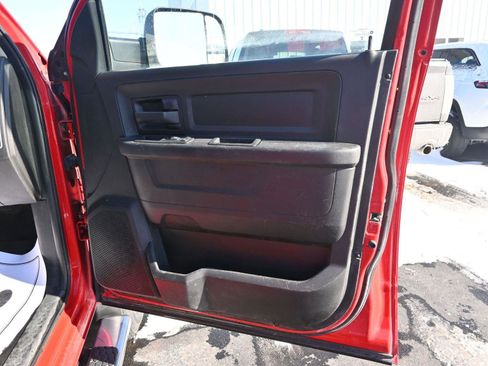 Used 2018 RAM 3500 Tradesman w/ Chrome Appearance Group image 8