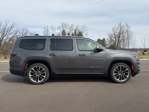 Used 2022 Jeep Wagoneer Series III w/ Premium Group I image 6