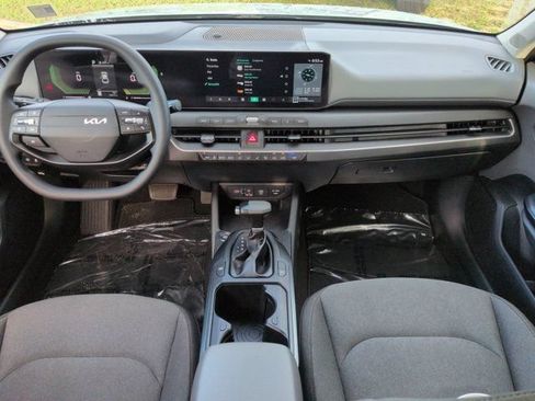 Used 2025 Kia K4 FWD image 13