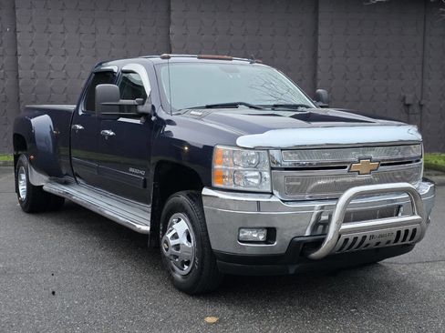 Used 2011 Chevrolet Silverado 3500 LTZ image 6