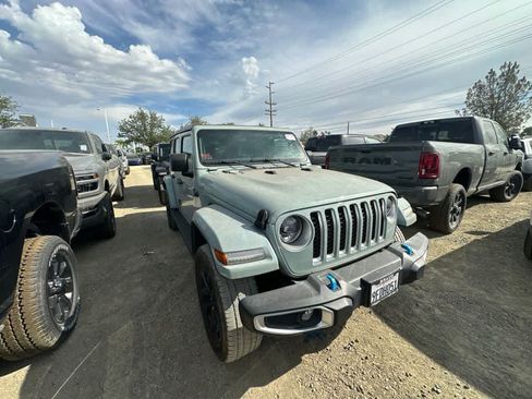 Used 2023 Jeep Wrangler Unlimited Sahara w/ Cold Weather Group AWD/4WD image 2
