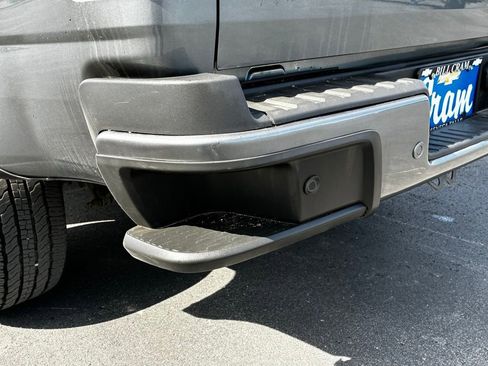 Used 2022 Chevrolet Colorado LT w/ Fleet Safety Package image 13