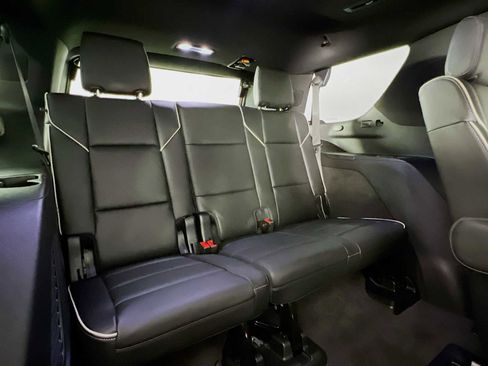 Used 2023 Cadillac Escalade Premium Luxury image 28