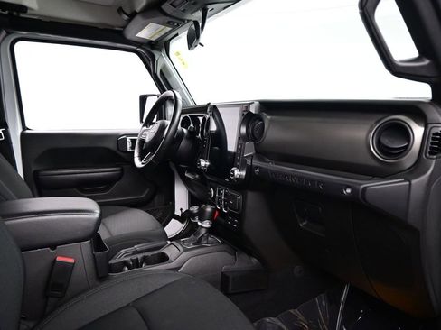 Used 2022 Jeep Wrangler Unlimited Sport image 12