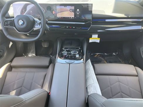New 2025 BMW 530i image 15