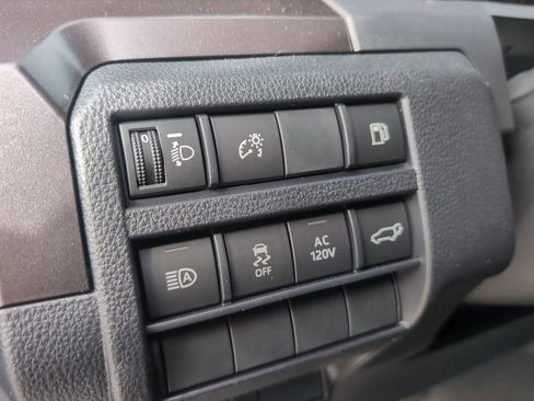 Used 2025 Toyota 4Runner TRD Off-Road Premium image 16