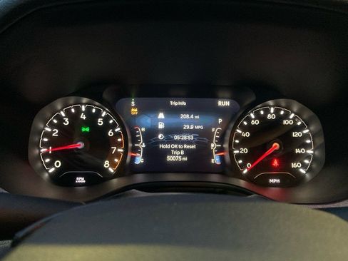 Used 2024 Jeep Compass Latitude image 15