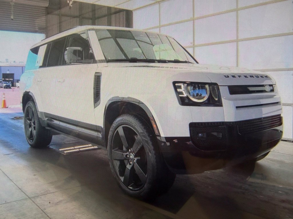 Used 2024 Land Rover Defender 130 X-Dynamic SE AWD/4WD image 1
