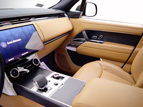 Used 2023 Land Rover Range Rover SE image 24