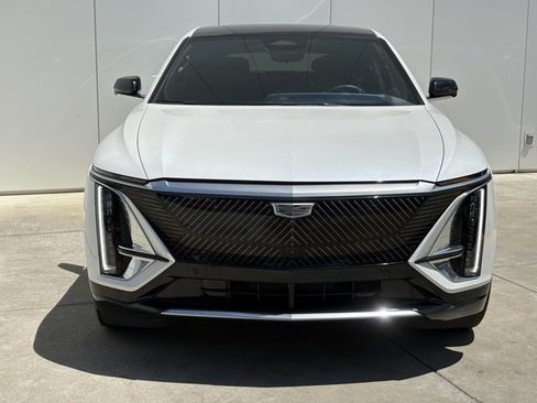 Certified 2024 Cadillac Lyriq Luxury RWD image 3