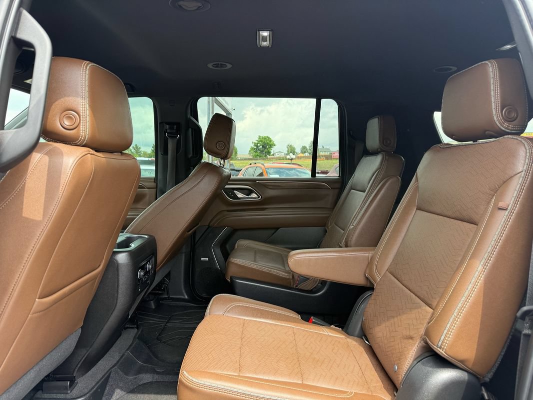 Used 2021 Chevrolet Suburban High Country AWD/4WD image 21