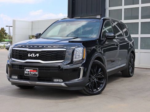 Used 2022 Kia Telluride SX w/ SX Prestige Package image 3