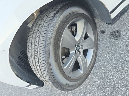 Used 2022 Land Rover Range Rover Velar R-Dynamic S image 31