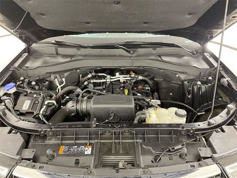 Used 2023 Ford Explorer XLT image 28