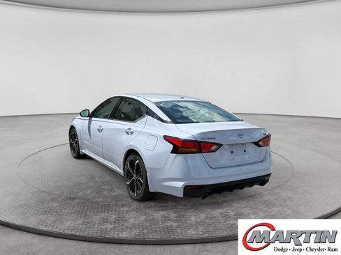 Used 2025 Nissan Altima 2.5 SR w/ SR Premium Package FWD image 7