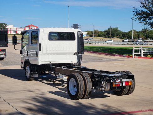 New 2025 Chevrolet Low Cab Forward image 3