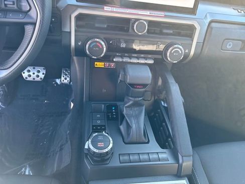 Used 2024 Toyota Tacoma TRD Sport image 21