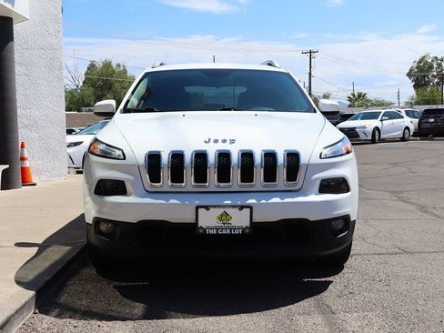 Used 2018 Jeep Cherokee Latitude FWD image 16