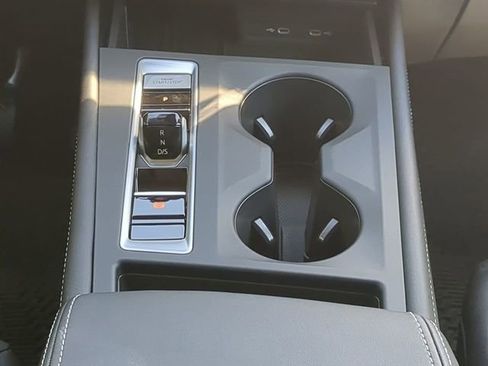 Used 2026 Volkswagen Atlas SE AWD/4WD image 18
